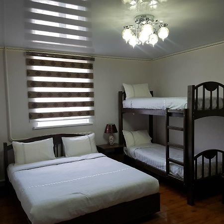 Datka Guest House Naryn Екстер'єр фото