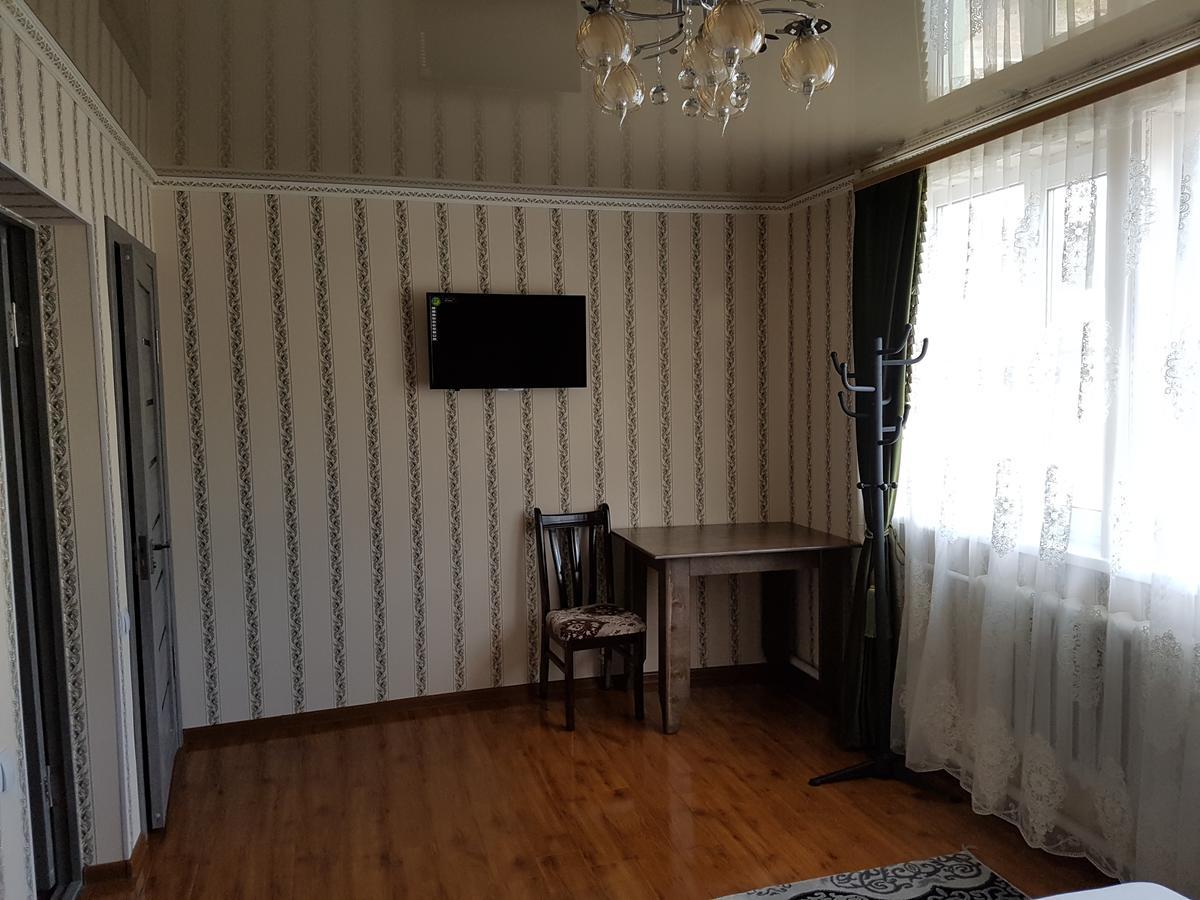 Datka Guest House Naryn Екстер'єр фото
