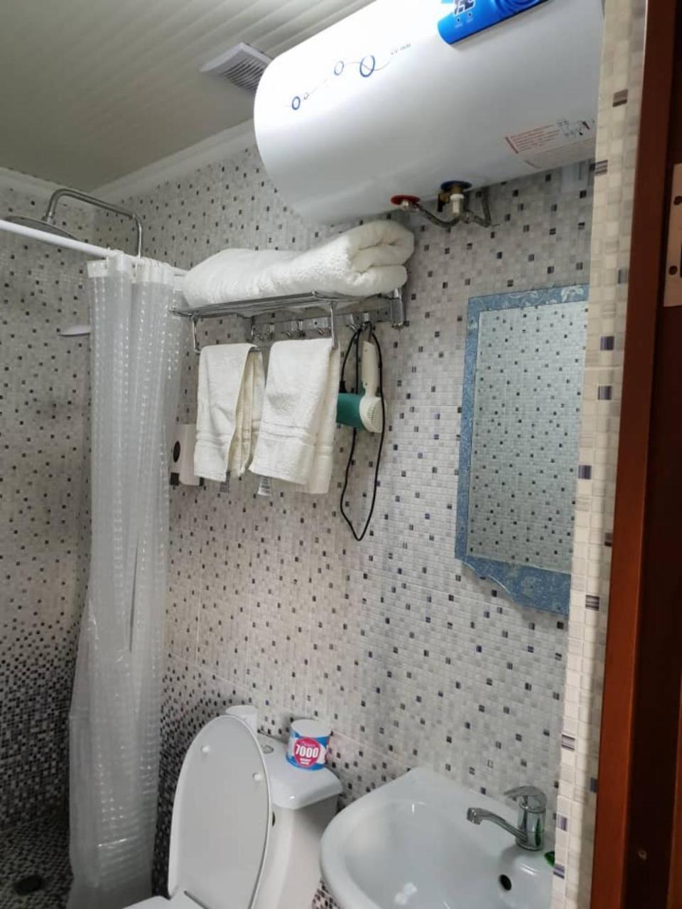Datka Guest House Naryn Екстер'єр фото