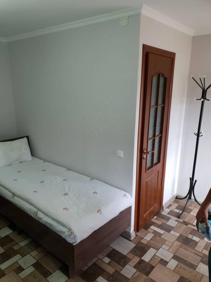 Datka Guest House Naryn Екстер'єр фото